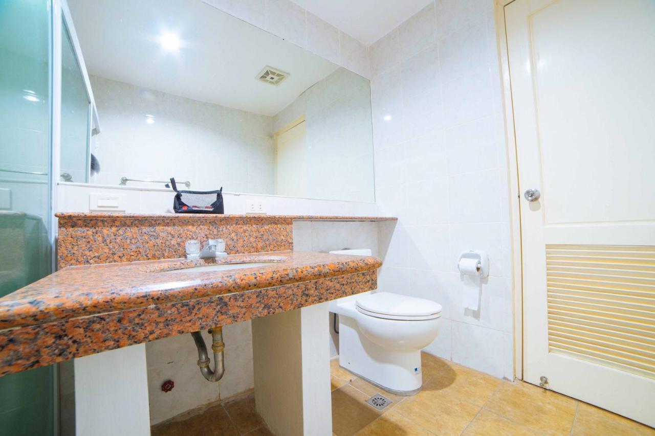 Reddoorz Premium @ Korea Town Angeles City Bagian luar foto